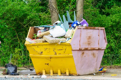 Commercial waste removal services in Sanderstead